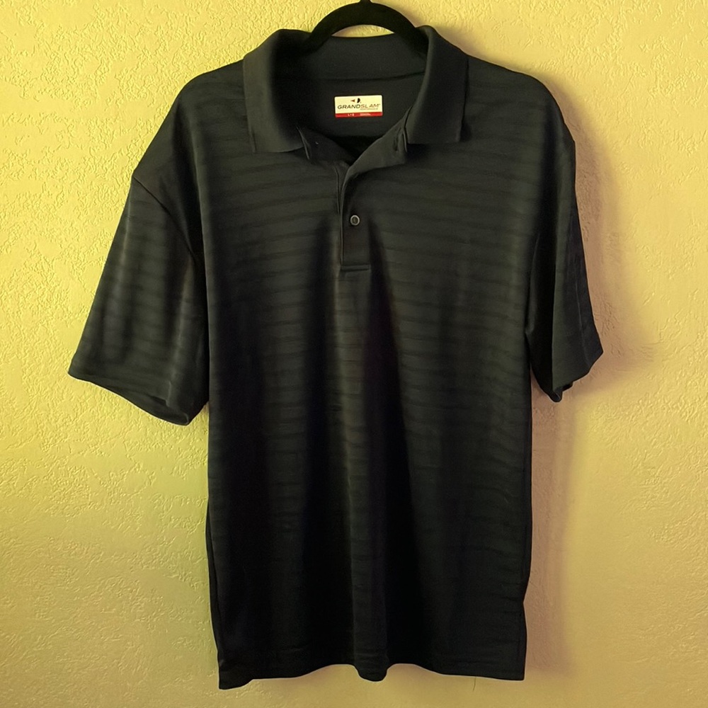 🔔2/$15 LG NAVY & BLACK GRAND SLAM POLO IN LIKE NEW CONDITION